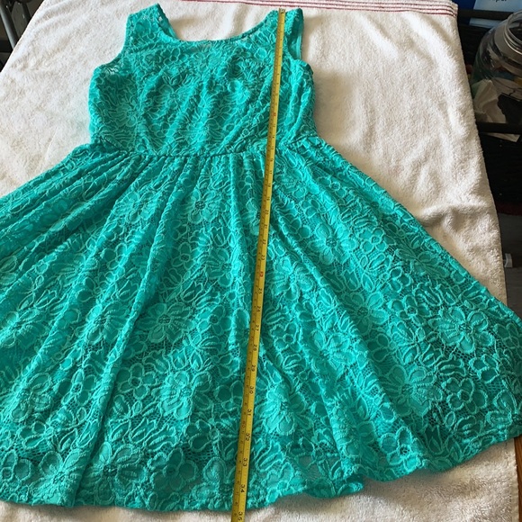 Embroidery Teen Dress - Picture 3 of 8